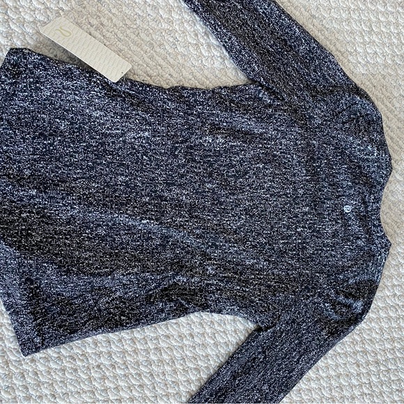 Lululemon long sleeve - Picture 4 of 4